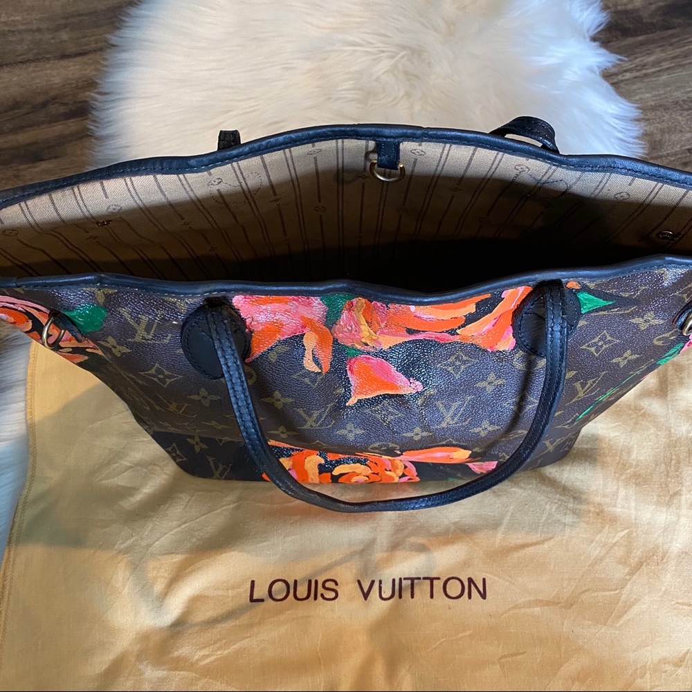 Louis Vuitton Neverfull MM - Picture 13 of 17